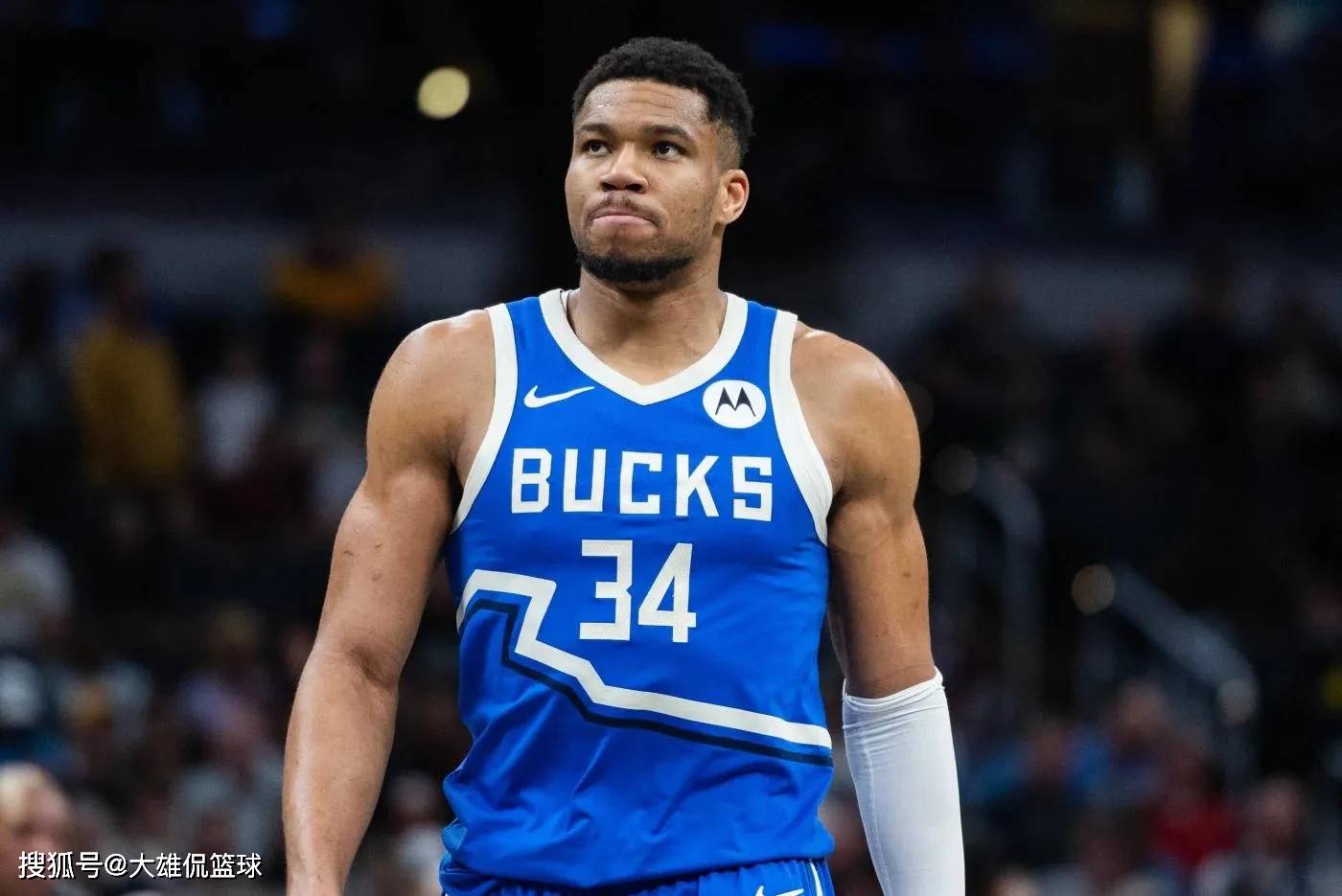 雷速入口关于转会期中超传出新动向，密尔沃基雄鹿复出首秀，管理层表态——悬念犹存，球队文化再被提及的信息