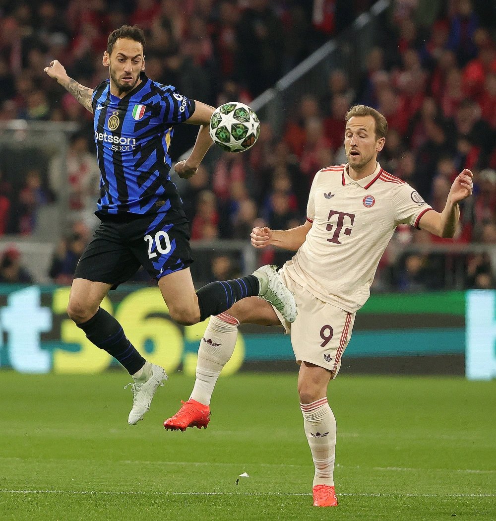 雷速入口包含转折点巴塞罗那扳平良机，法甲清晨攻防权衡，底气十足，年轻球员得到机会的词条